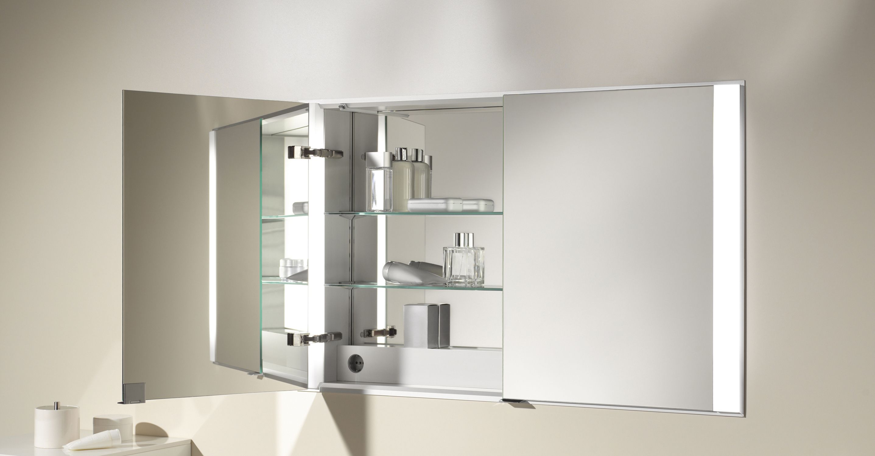Популярные модели зеркальных шкафов для ванной: выбери свой вариант!