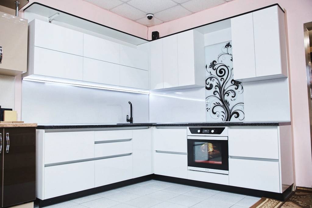 Угловая кухня