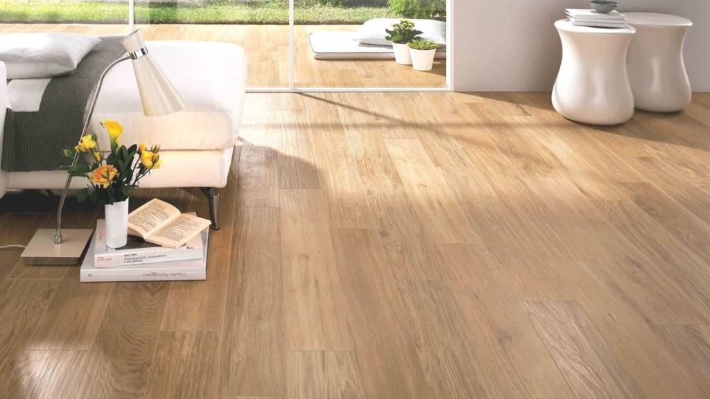 Керамическая плитка под дерево