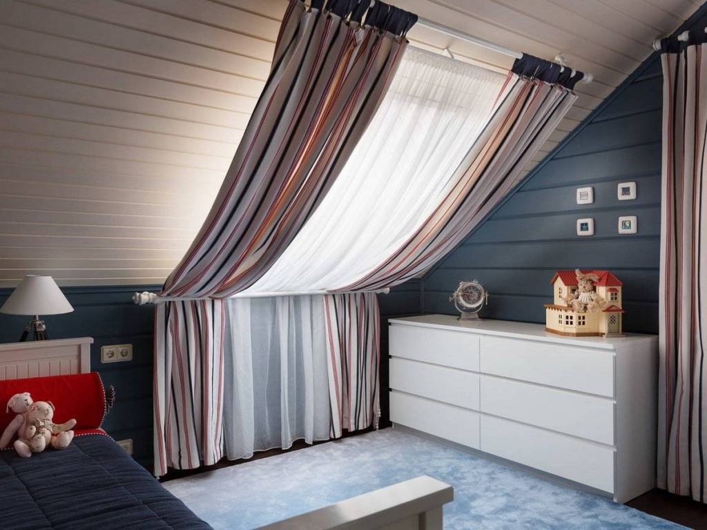 Шторы на мансардные окна