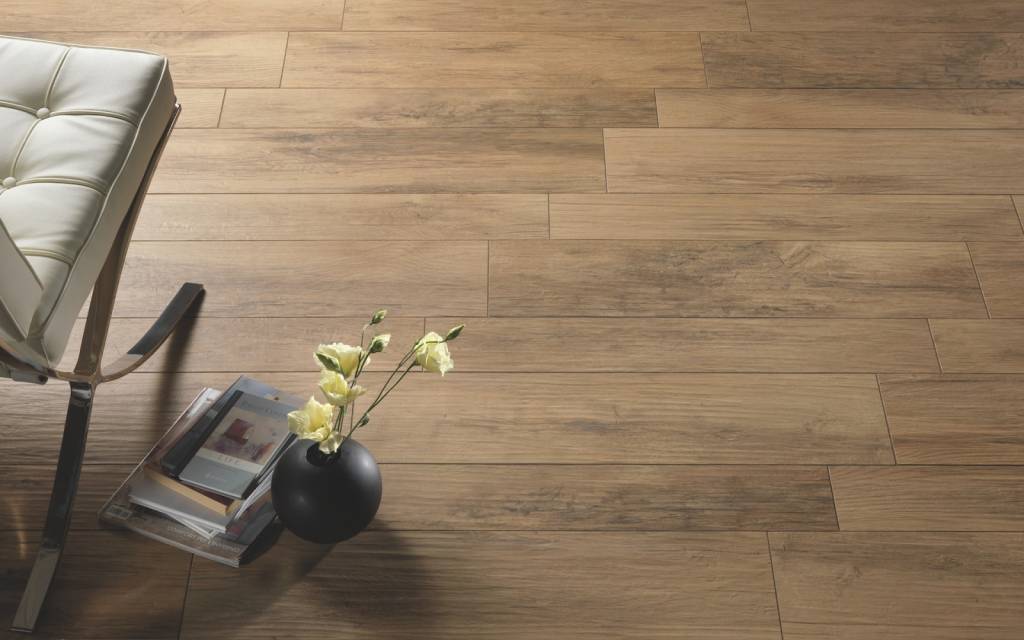 Керамическая плитка под дерево