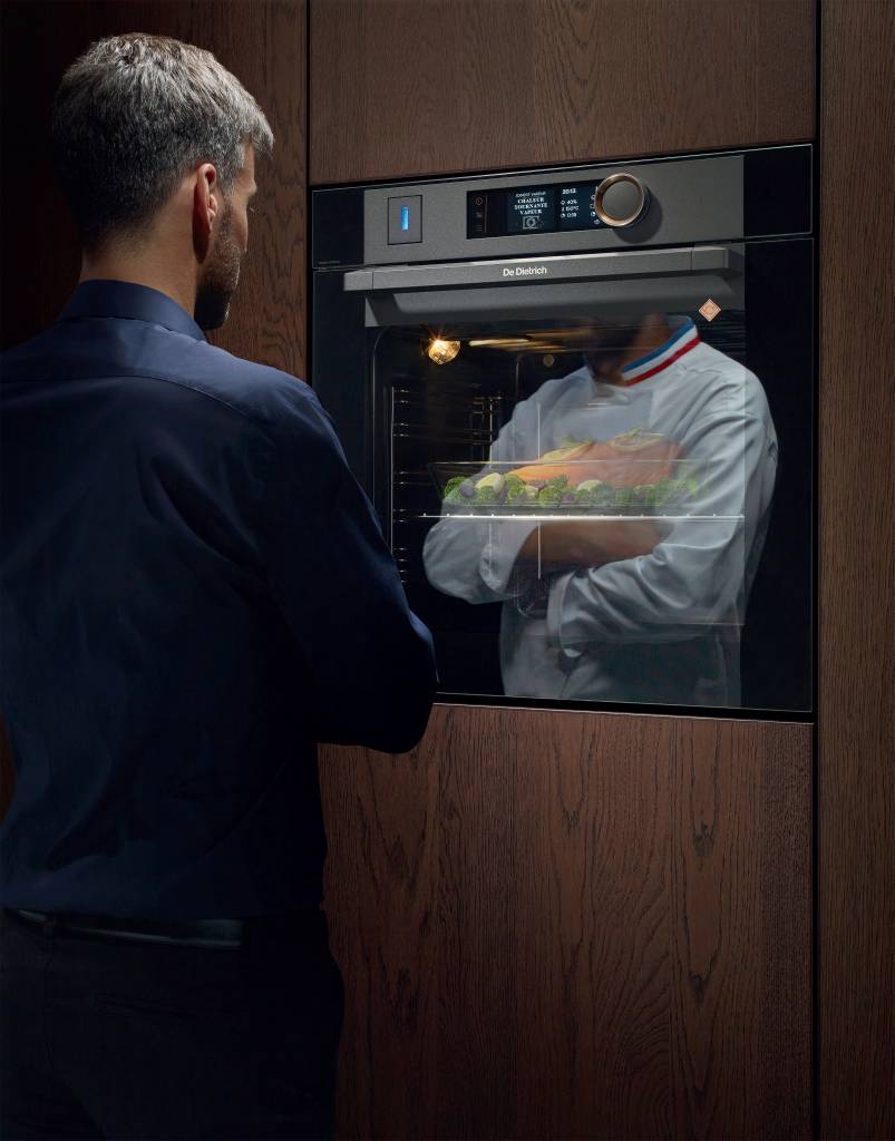 DD_Ambiance_KV_Four_Oven_DOR_Chef.jpg